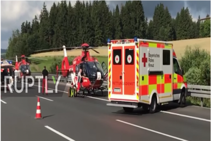 Cel putin 31 persoane, ranite si 17 sunt date disparute in urma unui accident rutier pe o autostrada din sudul Germaniei. Un autocar cu turisti a luat foc - VIDEO