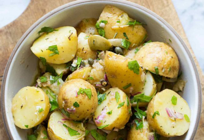 Salata de legume, cu parmezan si busuioc Salata de legume, cu parmezan si busuioc