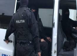 Perchezitii la un importator de masini din tara. O persoana din cadrul ADR Nord, a fost retinuta: "Este vorba de un proiect cu fonduri europene" Perchezitii la un importator de masini din tara. O persoana din cadrul ADR Nord, a fost retinuta: "Este vorba de un proiect cu fonduri europene"