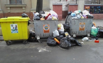 Locuitorii capitalei vor plati mai mult pentru evacuarea deseurilor. Vezi care sunt preturile noi - FOTO 