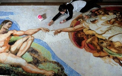 Un artist a creat o copie a unui tablou de Michelangelo folosind 10.000 de bezele. VIDEO
