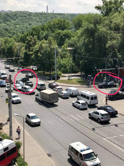 Doua accidente in acelasi timp, la aceeasi intersectie din capitala. In zona se circula cu dificultate - GALERIE FOTO Doua accidente in acelasi timp, la aceeasi intersectie din capitala. In zona se circula cu dificultate - GALERIE FOTO