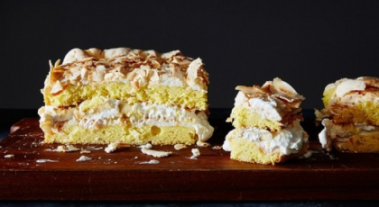 Cea mai buna prajitura din lume! Desert incredibil cu bezea, frisca si banane! Cea mai buna prajitura din lume! Desert incredibil cu bezea, frisca si banane!