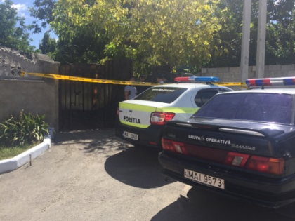 Primarul orasului Sangera - gasit mort in propria locuinta: s-ar fi impuscat in cap cu o arma pe care o detinea legal. Ce spun vecinii - GALERIE FOTO Primarul orasului Sangera - gasit mort in propria locuinta: s-ar fi impuscat in cap cu o arma pe care o detinea legal. Ce spun vecinii - GALERIE FOTO