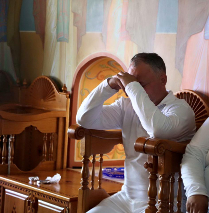 Presedintele Dodon, despre mesajul ciudat care a aparut pe pagina sa de facebook: "... ceva cand urcam si coboram muntii..." - FOTO Presedintele Dodon, despre mesajul ciudat care a aparut pe pagina sa de facebook: "... ceva cand urcam si coboram muntii..." - FOTO