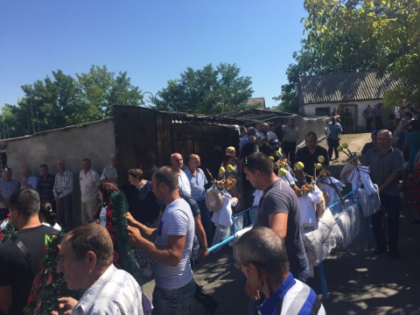 Primarul din Sangera, gasit impuscat in cap in propria casa, petrecut pe ultimul drum - GALERIE FOTO