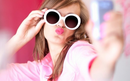 Adolescentii din America s-au umplut de paduchi. Medicii dau vina pe pozele de tip selfie Adolescentii din America s-au umplut de paduchi. Medicii dau vina pe pozele de tip selfie