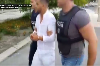 Un roman, retinut la Chisinau in timp ce incerca sa transporte doua tinere peste Prut: e suspectat ca ar fi recrutat moldovence pe care le-ar fi dus in Romania si le-ar fi pus sa presteze servicii sexuale - VIDEO