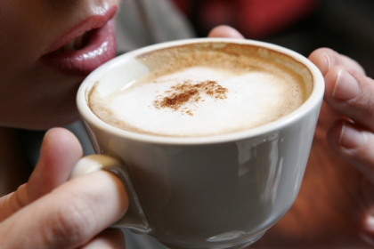 De la ce varsta poti bea cafea? Iata de ce adolescentii NU au voie sa o consume