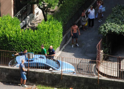 Tanarul moldovean care si-a injunghiat mortal tatal vitreg, un italian, iar apoi si-a lovit mama, si-a recunoscut vina si le-a povestit carabienierilor italieni cum s-ar fi intamplat totul: "Ii uram" - FOTO