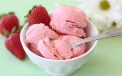 Inghetata, desertul de sezon: Calorii, ingrediente si alternativa care nu ingrasa Inghetata, desertul de sezon: Calorii, ingrediente si alternativa care nu ingrasa