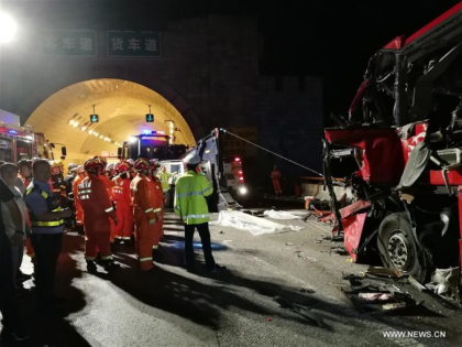 Cel putin 36 de morti si 13 raniti, intr-un accident de autocar in China Cel putin 36 de morti si 13 raniti, intr-un accident de autocar in China