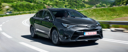 Asta da inventie ciudata. Toyota a patentat un sistem care recupereaza obiectele scapate intre scaunele masinii - FOTO Asta da inventie ciudata. Toyota a patentat un sistem care recupereaza obiectele scapate intre scaunele masinii - FOTO