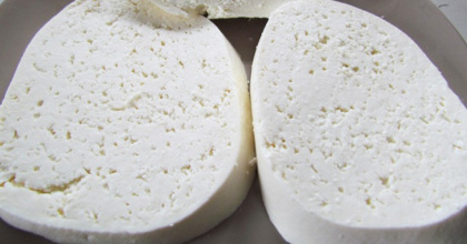 Uite cum iti dai seama daca branza pe care ai cumparat-o este 100% naturala. Tot ce trebuie sa stii Uite cum iti dai seama daca branza pe care ai cumparat-o este 100% naturala. Tot ce trebuie sa stii