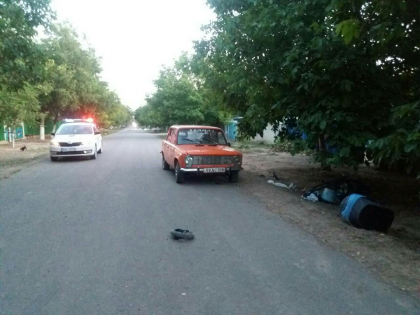 Tragedie la Stefan Voda. Un bebelus de 4 luni s-a stins in drum spre spital dupa ce caruciorul in care se afla a fost lovit in plin de o masina: soferul de 18 ani ar fi fost aproape de coma alcoolica - GALERIE FOTO
