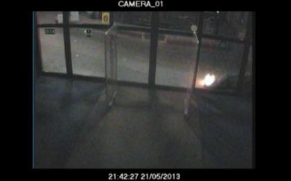 Caz socant in Marea Britanie. Un tanar a fost condamnat la inchisoare pentru ca a incendiat un om care dormea in strada Caz socant in Marea Britanie. Un tanar a fost condamnat la inchisoare pentru ca a incendiat un om care dormea in strada