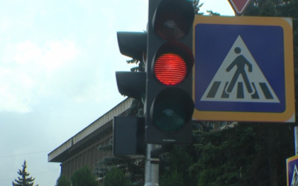 Toti soferii trebuie sa stie asta! Se schimba graficul de functionare a semafoarelor de pe un bulevard din capitala Toti soferii trebuie sa stie asta! Se schimba graficul de functionare a semafoarelor de pe un bulevard din capitala