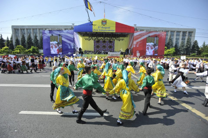 Parada portului popular, acompaniata de Orchestra Fratilor Advahov, de Ziua Independentei, in PMAN - GALERIE FOTO