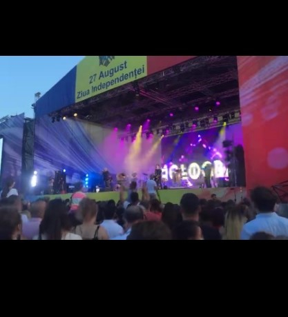 Smiley canta in PMAN. Concertul dedicat Zilei Independentei Republicii Moldova la Chisinau - LIVE VIDEO Smiley canta in PMAN. Concertul dedicat Zilei Independentei Republicii Moldova la Chisinau - LIVE VIDEO