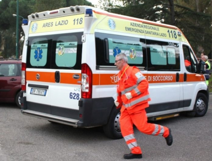 O moldoveanca a intrat in soc anafilactic dupa ce a fost intepata de o albina pe insula Sicilia: i s-a umflat fata O moldoveanca a intrat in soc anafilactic dupa ce a fost intepata de o albina pe insula Sicilia: i s-a umflat fata