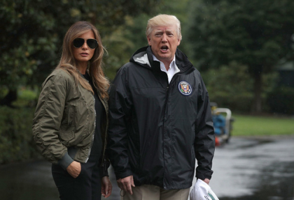 Donald si Melania Trump, vizita in Texas, devastat de inundatii. Ironiile starnite de Prima Doamna - VIDEO