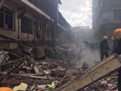 Cladire, prabusita in India: 3 morti si 30 de oameni, captivi sub daramaturi