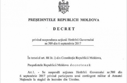 Dodon a dispus sa fie verificate unitatile militare pentru a vedea daca soldatii moldoveni au plecat, totusi, in Ucraina. Mai intai, a suspendat hotararea Guvernului, publicata noaptea trecuta in Monitorul Oficial \\ DOC