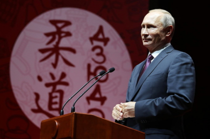 Putin l-a ironizat pe secretarul de stat american, Rex Tillerson: "A nimerit intr-un anturaj prost"