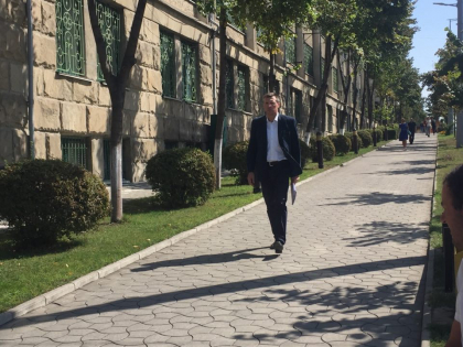 URMARESTE LIVE. Primarul suspendat Dorin Chirtoaca, citat repetat la Procuratura pentru a-i fi inaintata invinuirea in noul dosar URMARESTE LIVE. Primarul suspendat Dorin Chirtoaca, citat repetat la Procuratura pentru a-i fi inaintata invinuirea in noul dosar