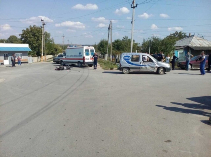 Adolescentul care a intrat cu motocicleta intr-un masina, la Briceni, se afla in coma de gradul 3. Medicii: Este indispensabil ca sa fie transportat la un spital municipal, insa stare in care se afla nu permite acest lucru Adolescentul care a intrat cu motocicleta intr-un masina, la Briceni, se afla in coma de gradul 3. Medicii: Este indispensabil ca sa fie transportat la un spital municipal, insa stare in care se afla nu permite acest lucru