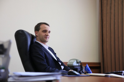Cine este Eugen Sturza, candidatul propus de PD la functia de ministru al Apararii Cine este Eugen Sturza, candidatul propus de PD la functia de ministru al Apararii