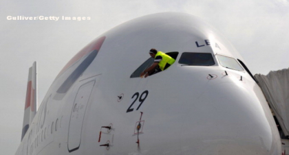 Alerta pe aeroportul din Paris. Pasagerii unui avion British Airways, evacuati "din motive de securitate"