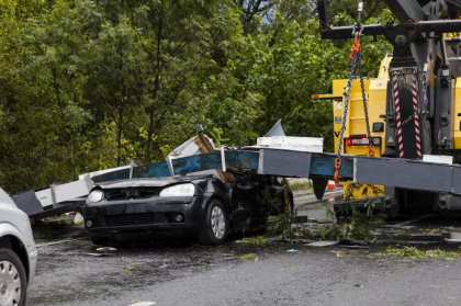 Bilant tragic dupa furtuna din Timisoara: 8 morti si 67 de raniti. Centrul orasul arata ca dupa o tornada - FOTO Bilant tragic dupa furtuna din Timisoara: 8 morti si 67 de raniti. Centrul orasul arata ca dupa o tornada - FOTO