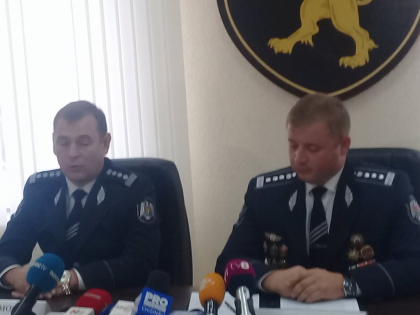 URMARESTE LIVE. Briefing de presa sustinut de IGP cu privire la altercatile de ieri, in timpul protestului din preajma Televiziunii Nationale URMARESTE LIVE. Briefing de presa sustinut de IGP cu privire la altercatile de ieri, in timpul protestului din preajma Televiziunii Nationale