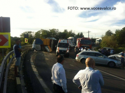 Un TIR a cazut peste masina trupei DJ Project, in Romania. Membrii formatiei au fost raniti si transportati la spital: se intorceau de la un concert - VIDEO