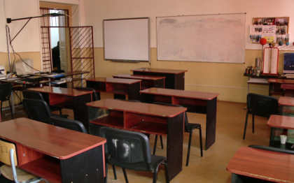 O profesoara le-a aplicat banda adeziva peste gura copiilor, din cauza ca acestia erau prea galagiosi