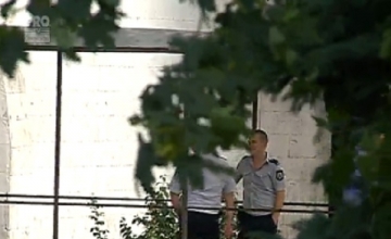 Unul dintre detinutii, acuzati ca l-ar fi maltratat pe Andrei Braguta, ramane in izolator. Curtea de Apel a respins recursul avocatului sau - VIDEO
