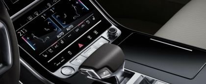 Au uitat sa inchida usa, iar acum toata lumea poate sa vada interiorul noului Audi Q8 - GALERIE FOTO