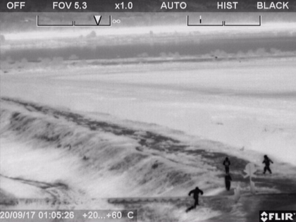 Doi adolescenti au fugit de acasa si au fost prinsi in timp ce incercau sa iasa ilegal din tara. Le-au spus politistilor ca erau maltratati de parintii adoptivi - VIDEO Doi adolescenti au fugit de acasa si au fost prinsi in timp ce incercau sa iasa ilegal din tara. Le-au spus politistilor ca erau maltratati de parintii adoptivi - VIDEO