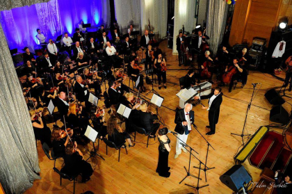 Maestrul Eugen Doga a sustinut aseara un concert spectaculos, la Soroca. Amatorii de muzica clasica s-au delectat cu piesele acestuia - FOTO