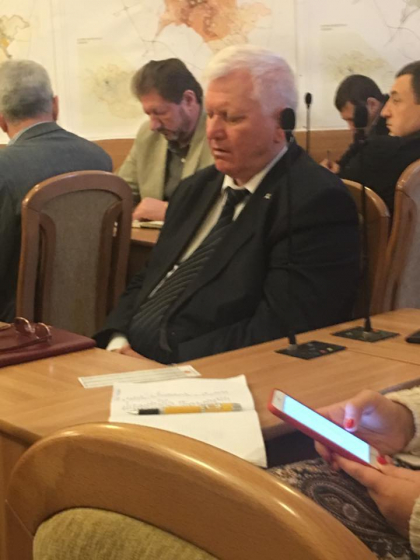 A adormit? Vezi cum a fost surprins dimineata Timofei Spataru, seful directiei agricultura si alimentatie, la sedinta primariei - FOTO/VIDEO
