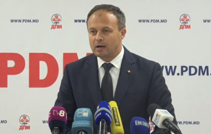 "Suntem sau nu sustinatori ai primarului Chirtoaca, vom respecta legea". Candu sustine ca Parlamentul va aloca CEC-ului banii necesari pentru organizarea referendumului pentru demiterea primarului suspendat