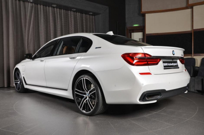 Toata lumea vrea un asemenea hibrid. BMW-ul asta promite consum de 2.1l/100 de km si arata de milioane - GALERIE FOTO Toata lumea vrea un asemenea hibrid. BMW-ul asta promite consum de 2.1l/100 de km si arata de milioane - GALERIE FOTO