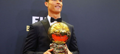 Cristiano Ronaldo si-a vandut Balonul de Aur! Cine a cumparat trofeul cu un munte de bani