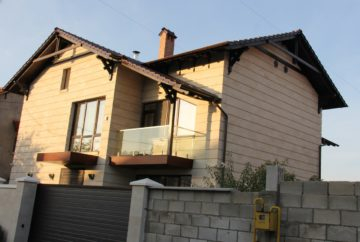 Casa de lux in care locuiesc doi bugetari ai Primariei Chisinau - VIDEO - ZdG.md Casa de lux in care locuiesc doi bugetari ai Primariei Chisinau - VIDEO - ZdG.md