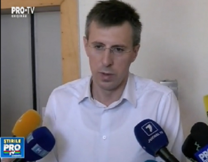 URMARESTE LIVE. Cu un nou judecator, procesul lui Dorin Chirtoaca va fi reluat astazi: magistratul urmeaza sa decida daca primarul suspendat ramane in arest la domiciliu URMARESTE LIVE. Cu un nou judecator, procesul lui Dorin Chirtoaca va fi reluat astazi: magistratul urmeaza sa decida daca primarul suspendat ramane in arest la domiciliu