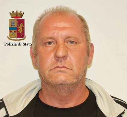 Sofer roman beat, prins in Sicilia cu o cantitate record de droguri - VIDEO Sofer roman beat, prins in Sicilia cu o cantitate record de droguri - VIDEO