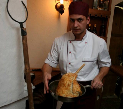 "Trebuie sa mancam, moderat, orice tip de carne". Bucatarul-sef Petru Chicu a dezvaluit secretele unei alimentatii corecte - VIDE "Trebuie sa mancam, moderat, orice tip de carne". Bucatarul-sef Petru Chicu a dezvaluit secretele unei alimentatii corecte - VIDE