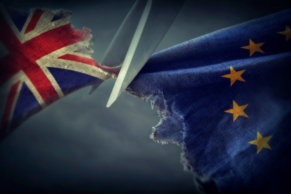 Scrisoarea premierului britanic. Reguli pentru moldovenii cu pasaport roman care vor sa ramana in Anglia dupa iesirea ei din UE