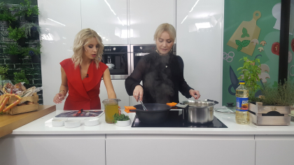 Adriana Ochisanu, prima invitata a emisiunii "Gusturile se discuta"! Afla cat de iscusita este artista la bucatarie - VIDEO